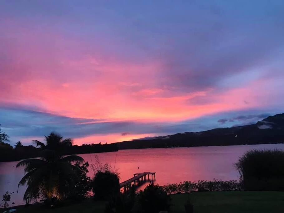 Te Mana Lodge Taravao Esterno foto