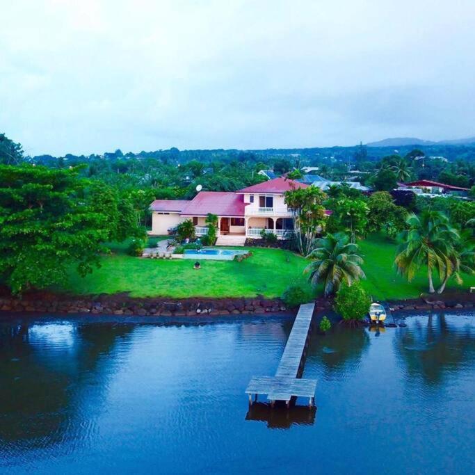 Te Mana Lodge Taravao Esterno foto